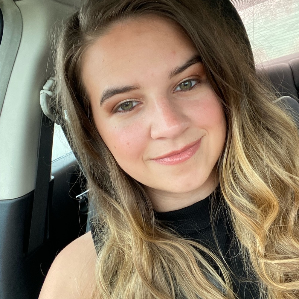 Meet your Posher, Angela